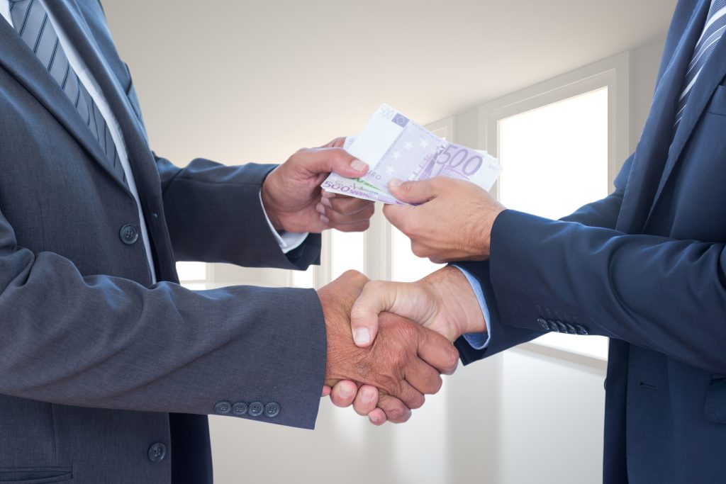 Cash Transaction for selling furniture in Mussafah